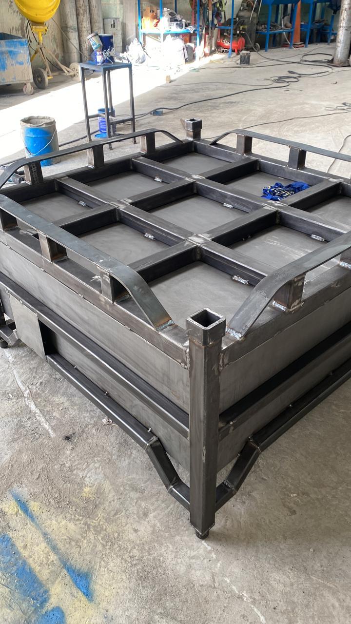 Contenedores de uso industrial para manejo de componentes automotrices